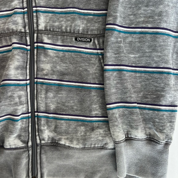 Y2K Striped Gray Dvision Zip-Up Hoodie - Picture 3 of 6